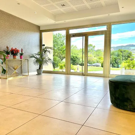 Апартаменты My Resid Cannes Marina Vue *
