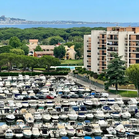 My Resid Cannes Marina Vue Апартаменты *