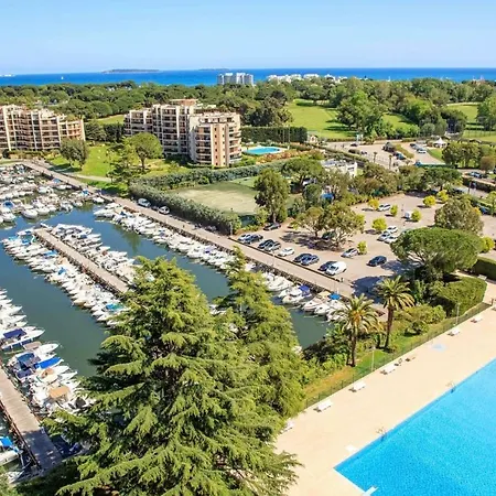 Апартаменты My Resid Cannes Marina Vue Мандельё-ла-Напуль