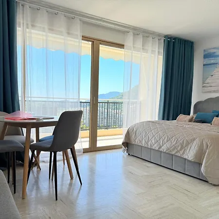 Апартаменты My Resid Cannes Marina Vue Мандельё-ла-Напуль